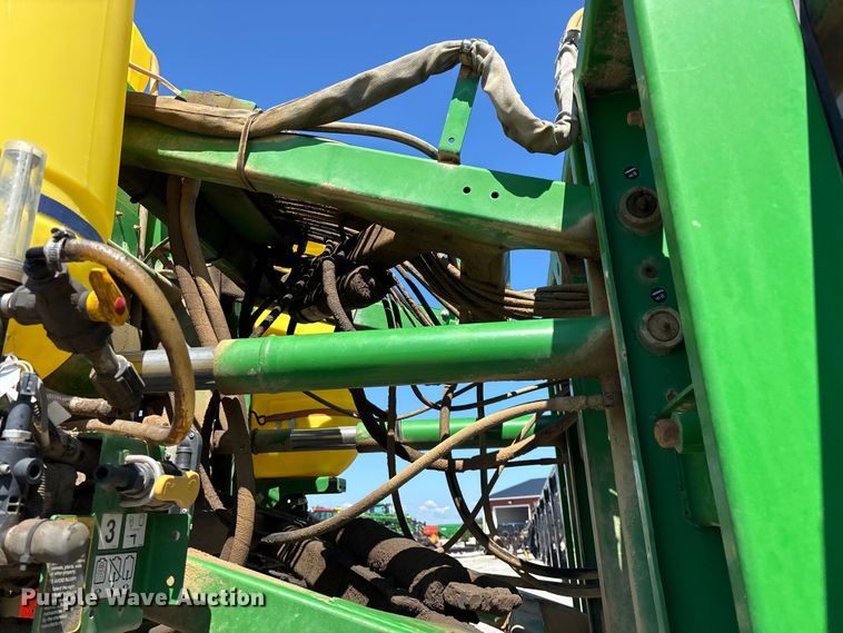 image for item FG0586 2012 John Deere 4940 sprayer