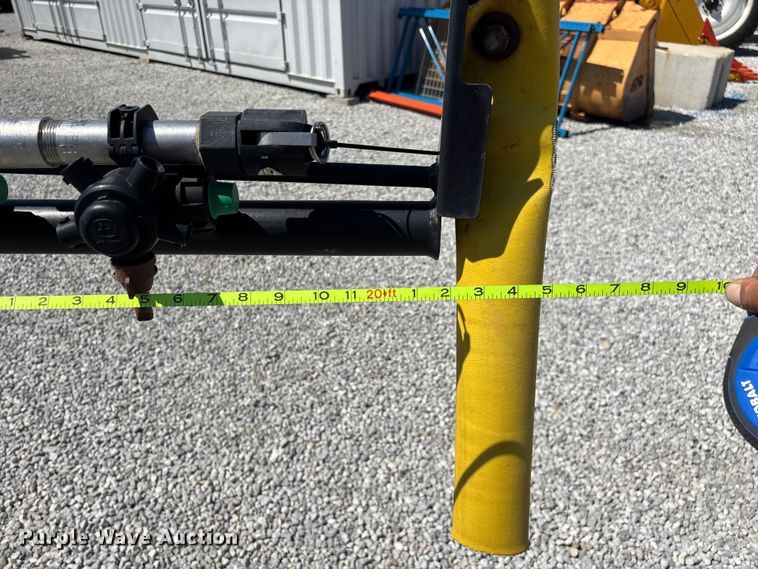 image for item FG0586 2012 John Deere 4940 sprayer