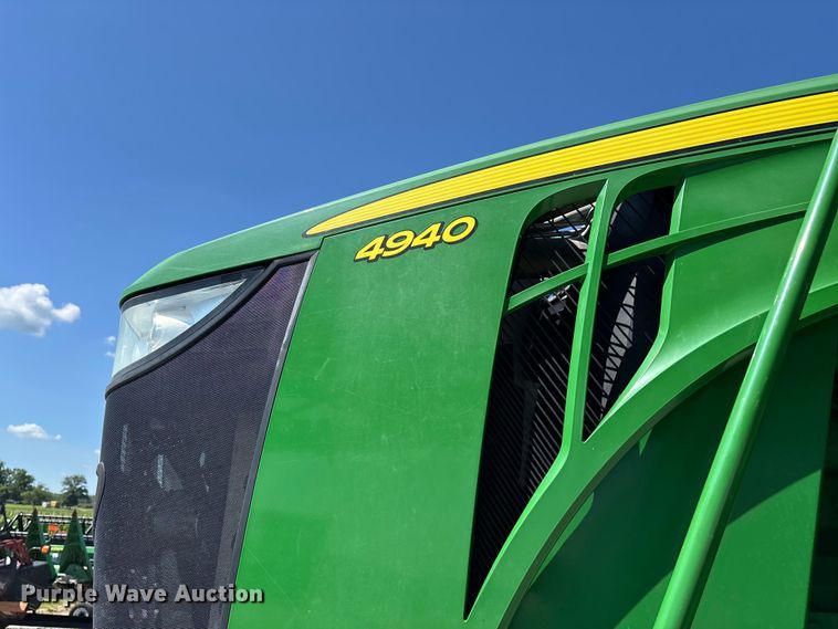 image for item FG0586 2012 John Deere 4940 sprayer
