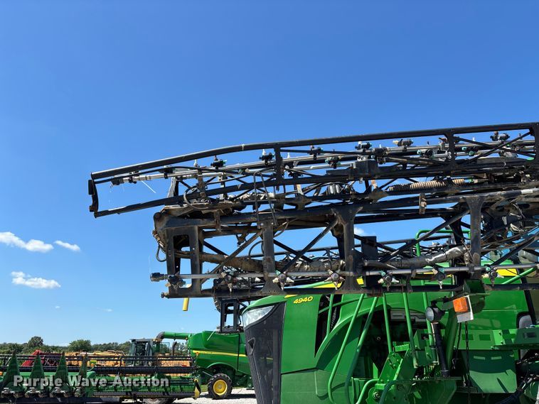 image for item FG0586 2012 John Deere 4940 sprayer