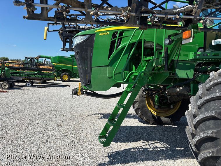 image for item FG0586 2012 John Deere 4940 sprayer