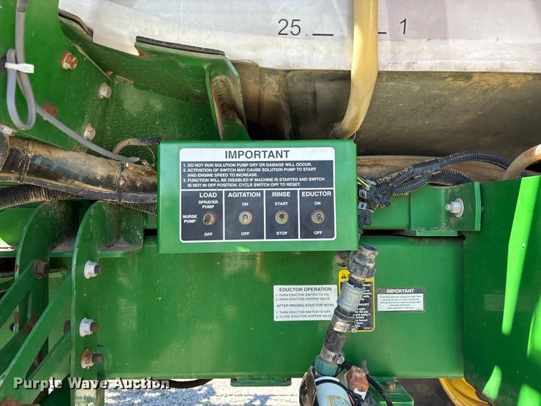 image for item FG0586 2012 John Deere 4940 sprayer
