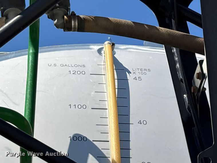 image for item FG0586 2012 John Deere 4940 sprayer