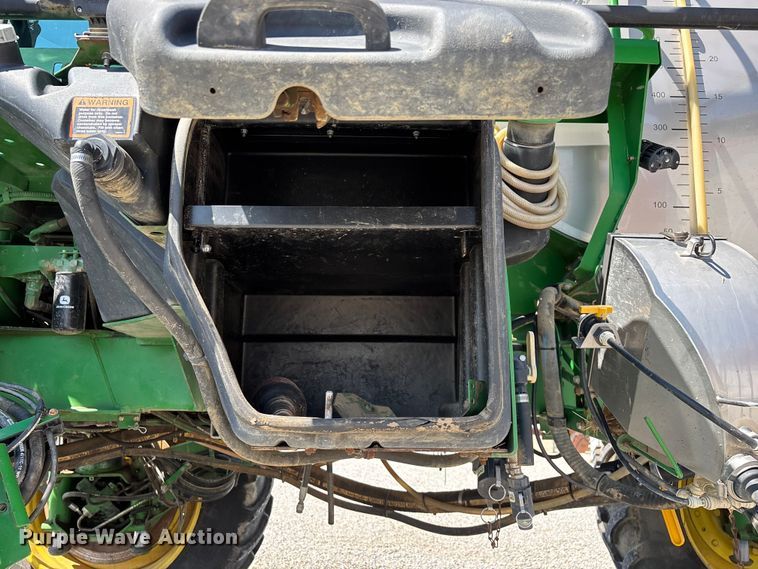 image for item FG0586 2012 John Deere 4940 sprayer