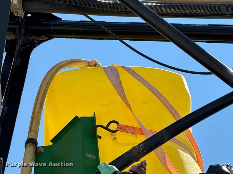 image for item FG0586 2012 John Deere 4940 sprayer