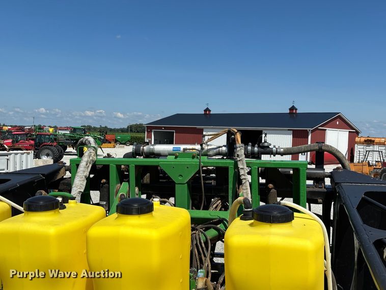 image for item FG0586 2012 John Deere 4940 sprayer