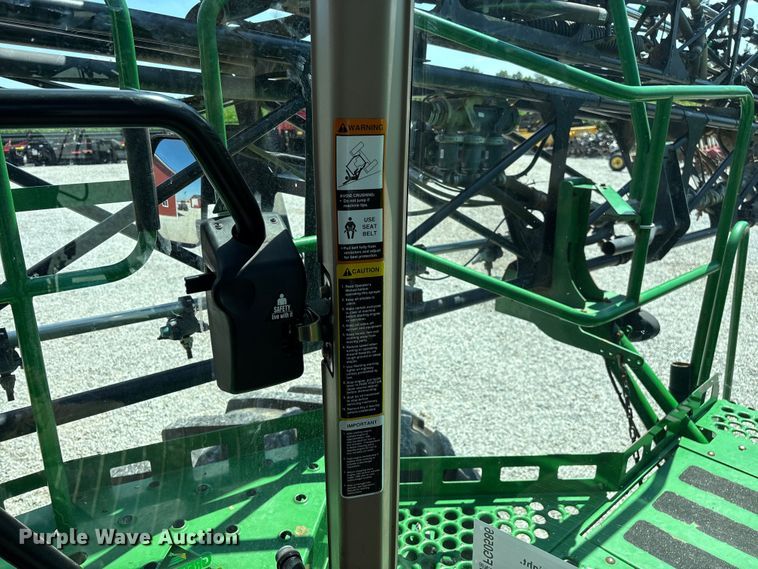 image for item FG0586 2012 John Deere 4940 sprayer
