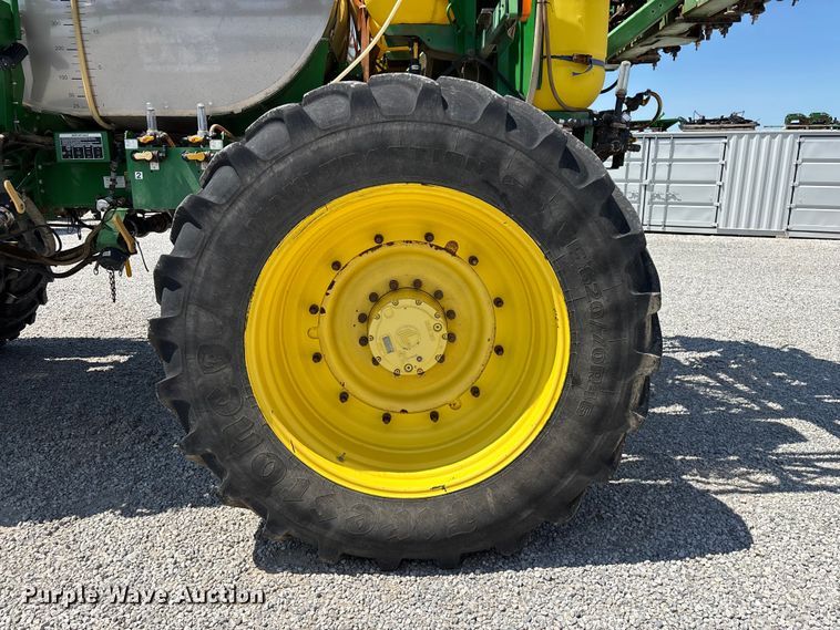 image for item FG0586 2012 John Deere 4940 sprayer