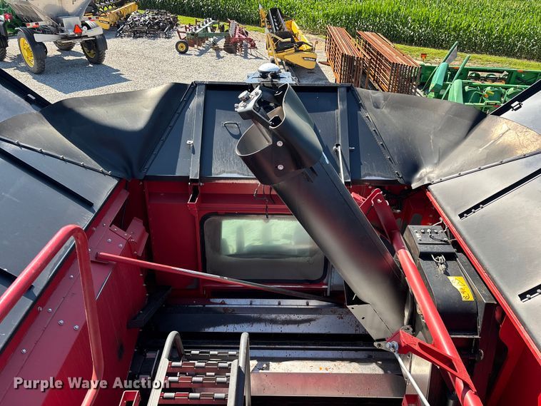 image for item FG0588 2014 Case IH 5140 Axial-Flow AFS combine