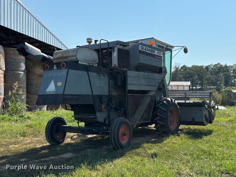 image for item FG0593 Allis-Chalmers Gleaner K2 Corn-Soybean Special combine