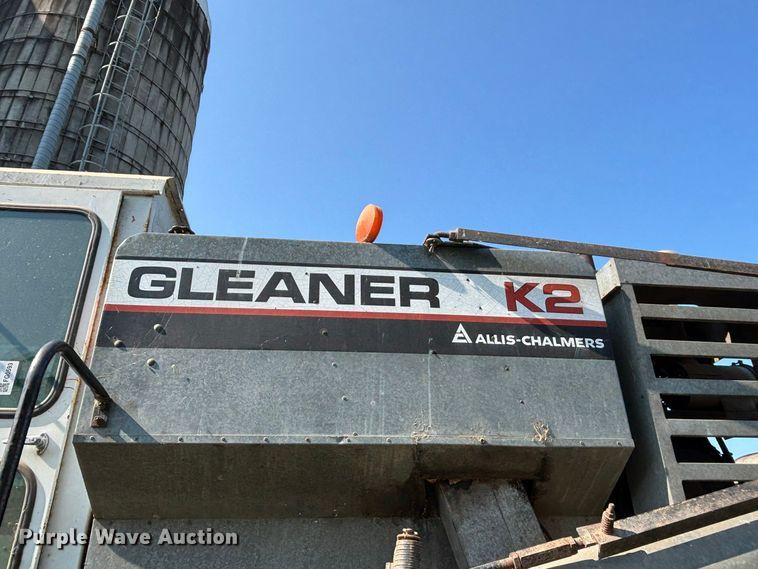 image for item FG0593 Allis-Chalmers Gleaner K2 Corn-Soybean Special combine