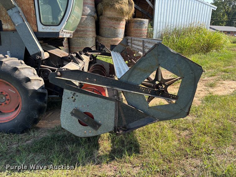 image for item FG0593 Allis-Chalmers Gleaner K2 Corn-Soybean Special combine