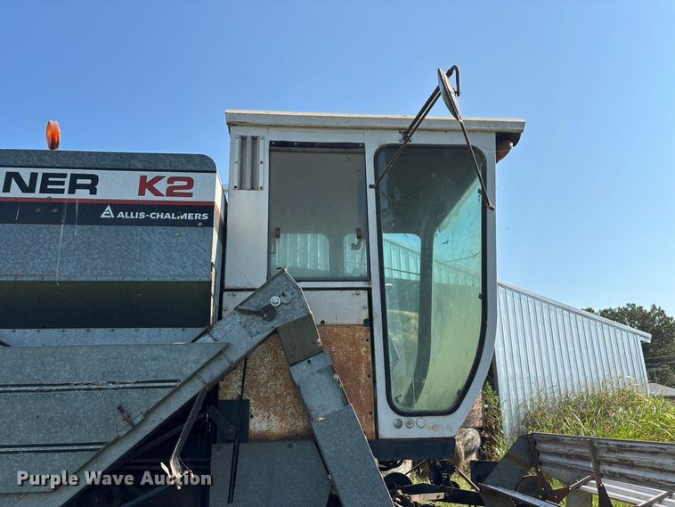 image for item FG0593 Allis-Chalmers Gleaner K2 Corn-Soybean Special combine