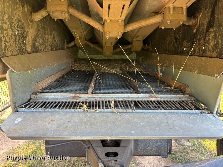 image for item FG0593 Allis-Chalmers Gleaner K2 Corn-Soybean Special combine