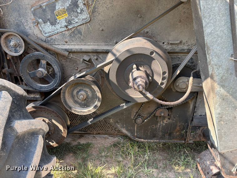 image for item FG0593 Allis-Chalmers Gleaner K2 Corn-Soybean Special combine