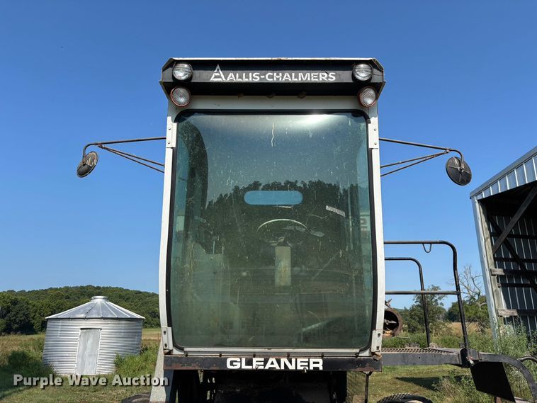 image for item FG0593 Allis-Chalmers Gleaner K2 Corn-Soybean Special combine