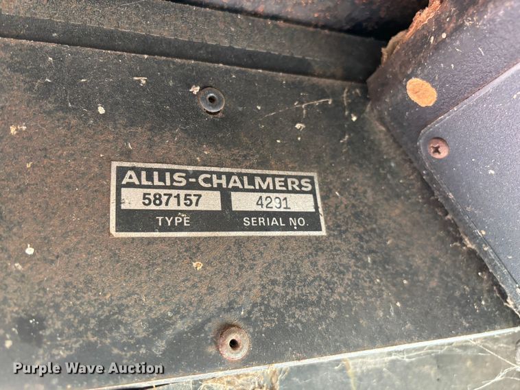 image for item FG0593 Allis-Chalmers Gleaner K2 Corn-Soybean Special combine