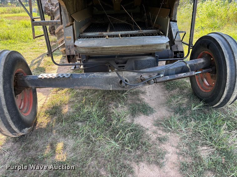 image for item FG0593 Allis-Chalmers Gleaner K2 Corn-Soybean Special combine