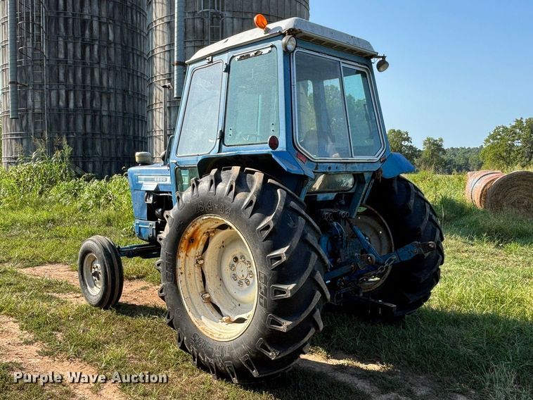 image for item FG0594 1976 Ford 6600 tractor