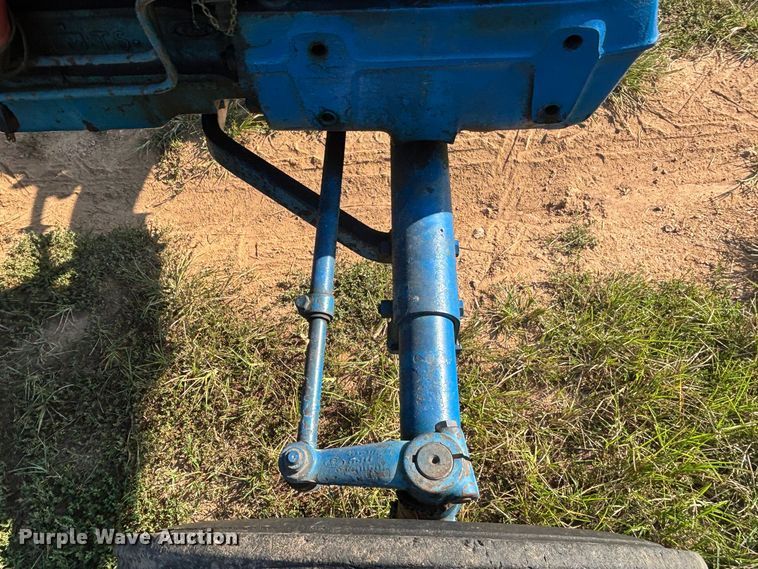 image for item FG0594 1976 Ford 6600 tractor