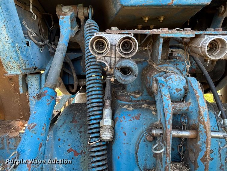 image for item FG0594 1976 Ford 6600 tractor