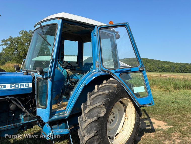 image for item FG0594 1976 Ford 6600 tractor