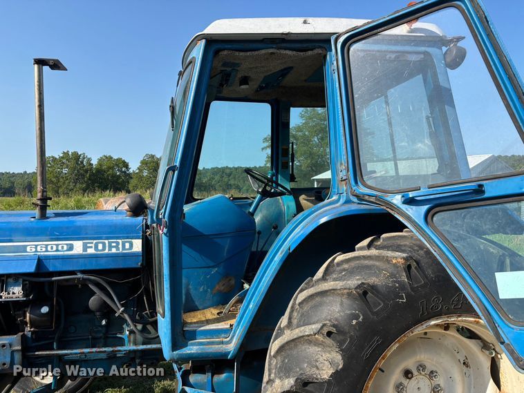 image for item FG0594 1976 Ford 6600 tractor