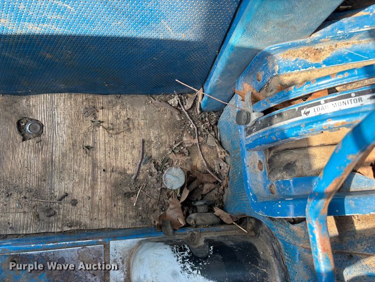 image for item FG0594 1976 Ford 6600 tractor