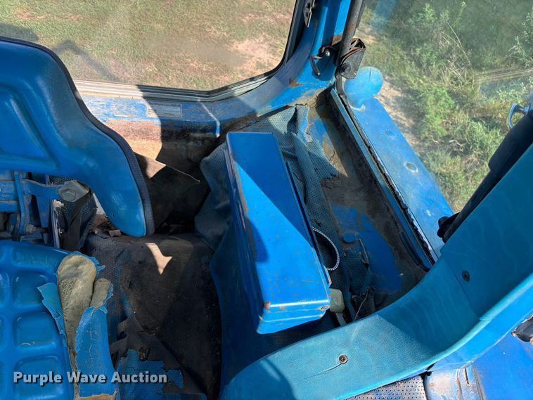 image for item FG0594 1976 Ford 6600 tractor