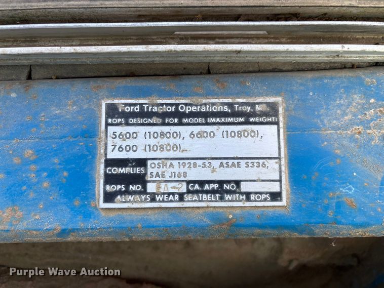 image for item FG0594 1976 Ford 6600 tractor
