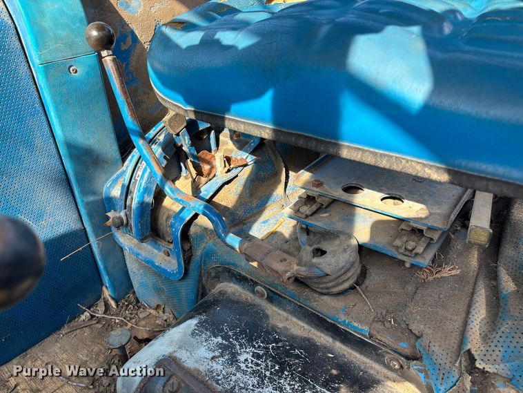 image for item FG0594 1976 Ford 6600 tractor