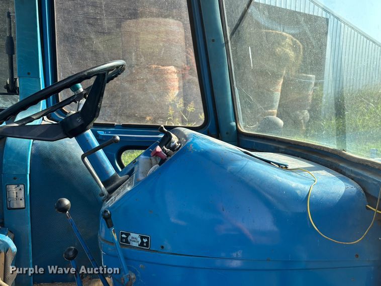 image for item FG0594 1976 Ford 6600 tractor