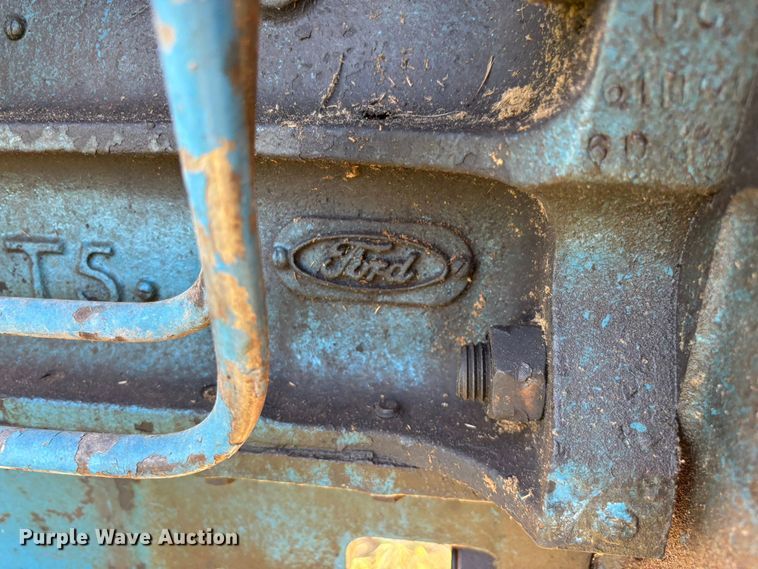 image for item FG0594 1976 Ford 6600 tractor