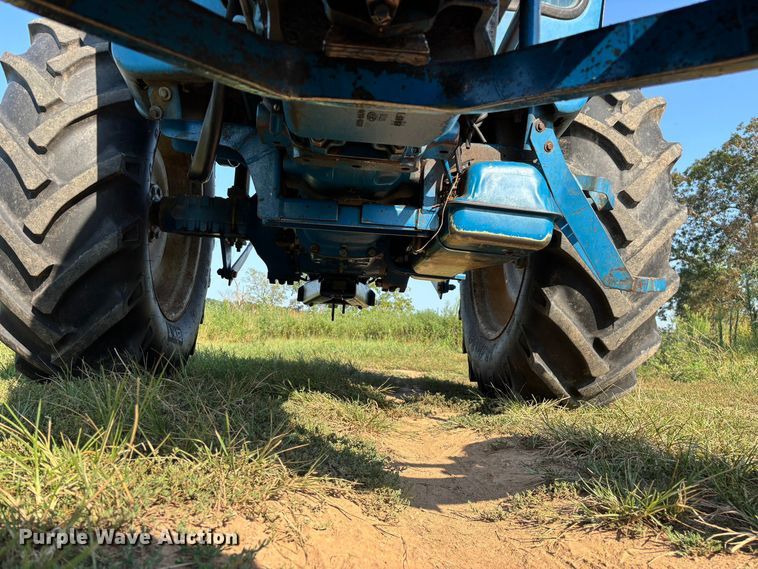 image for item FG0594 1976 Ford 6600 tractor