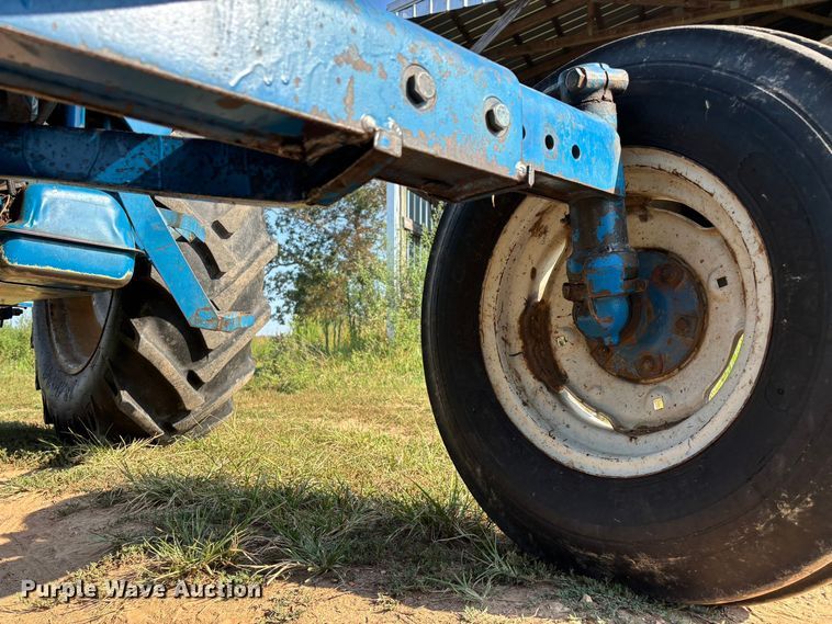image for item FG0594 1976 Ford 6600 tractor