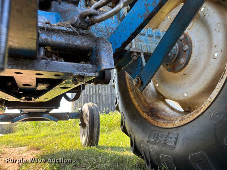 image for item FG0594 1976 Ford 6600 tractor