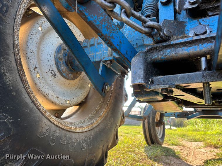 image for item FG0594 1976 Ford 6600 tractor