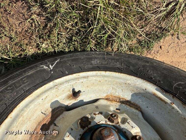 image for item FG0594 1976 Ford 6600 tractor
