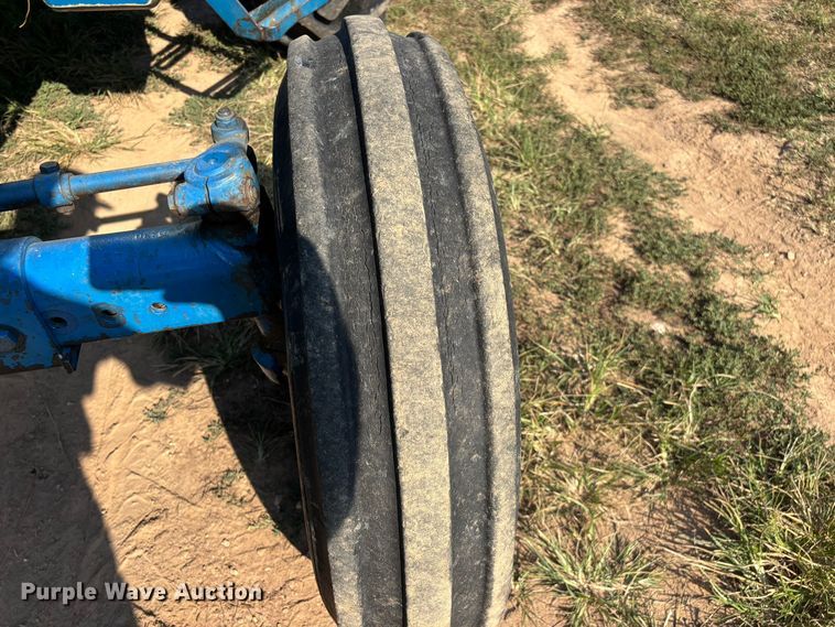 image for item FG0594 1976 Ford 6600 tractor
