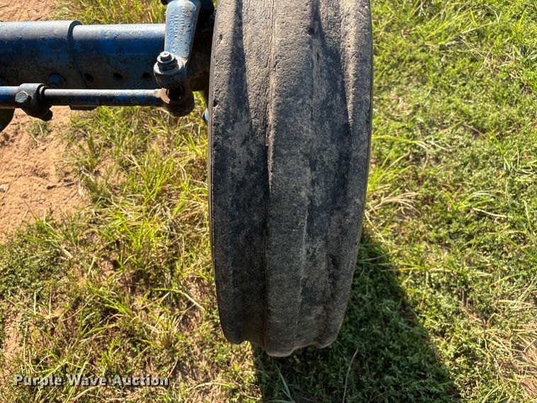 image for item FG0594 1976 Ford 6600 tractor