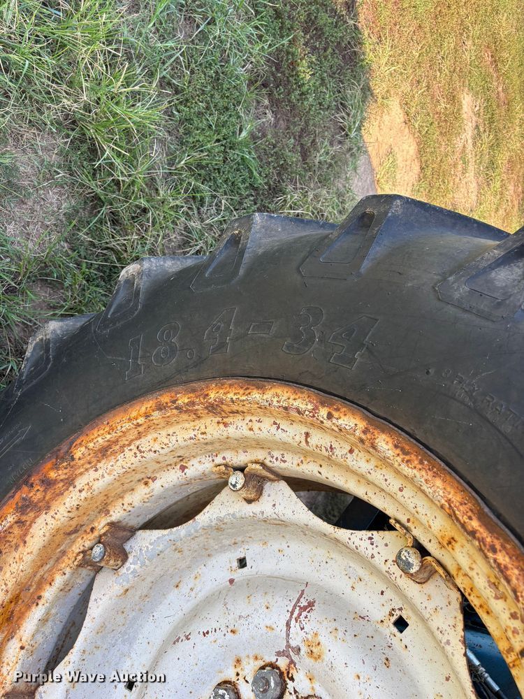 image for item FG0594 1976 Ford 6600 tractor