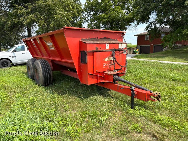 image for item FK3311 Kuhn Knight 8124 manure spreader
