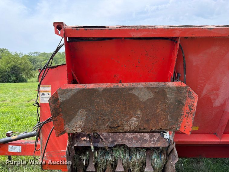 image for item FK3311 Kuhn Knight 8124 manure spreader