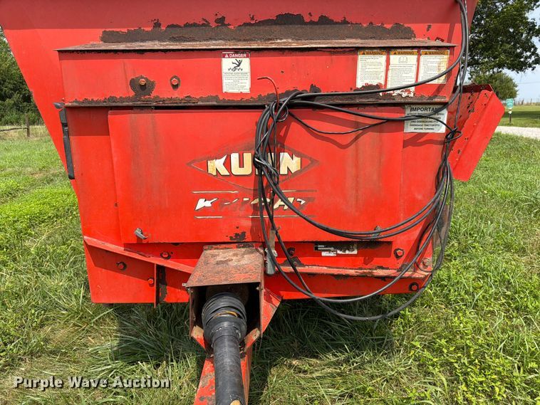 image for item FK3311 Kuhn Knight 8124 manure spreader