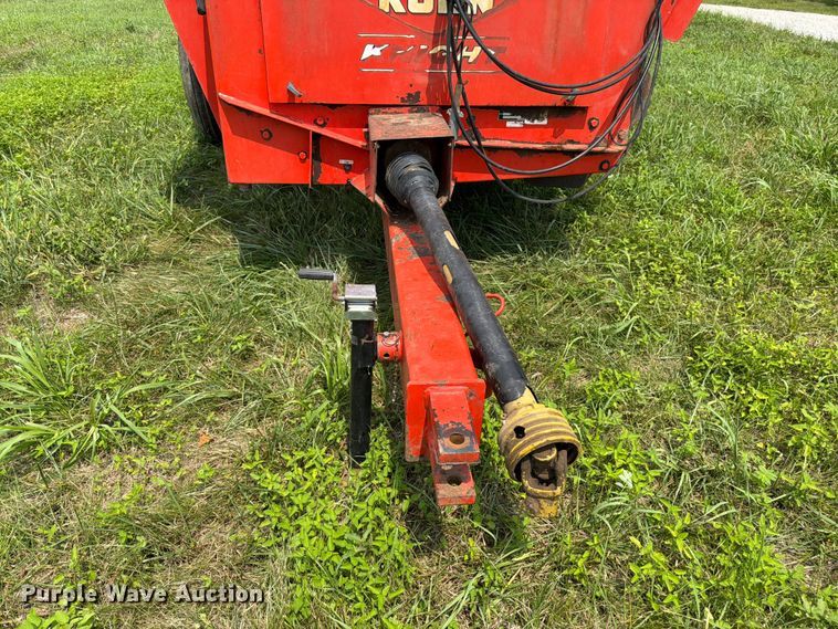 image for item FK3311 Kuhn Knight 8124 manure spreader