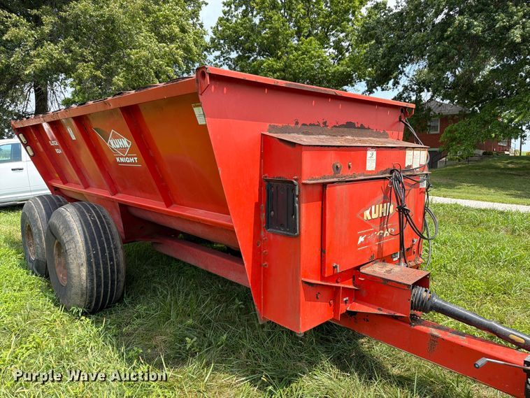 image for item FK3311 Kuhn Knight 8124 manure spreader