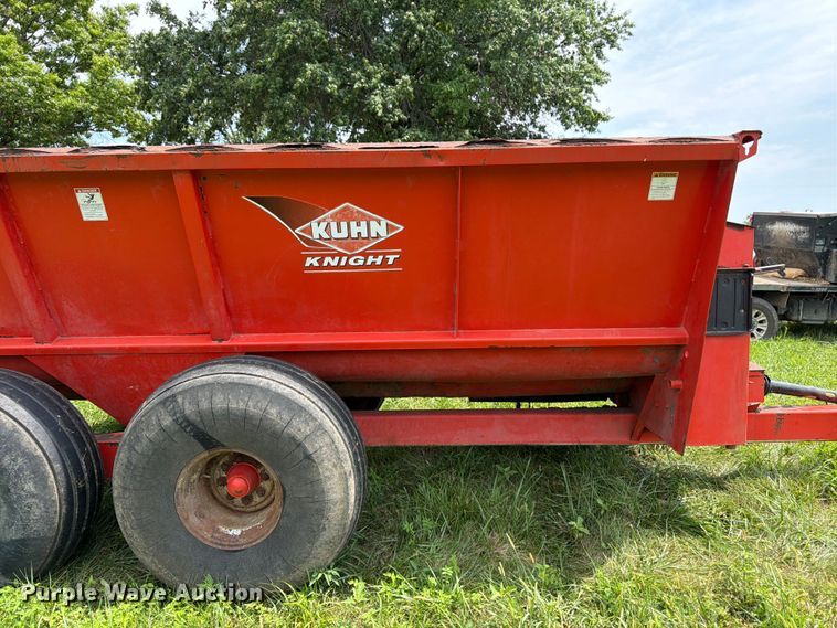 image for item FK3311 Kuhn Knight 8124 manure spreader