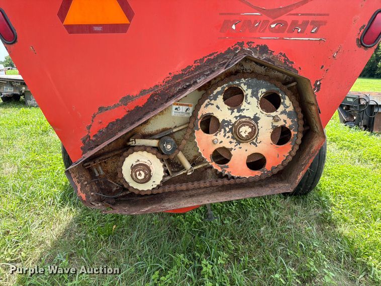 image for item FK3311 Kuhn Knight 8124 manure spreader