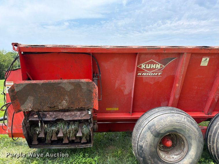 image for item FK3311 Kuhn Knight 8124 manure spreader
