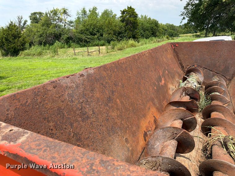 image for item FK3311 Kuhn Knight 8124 manure spreader